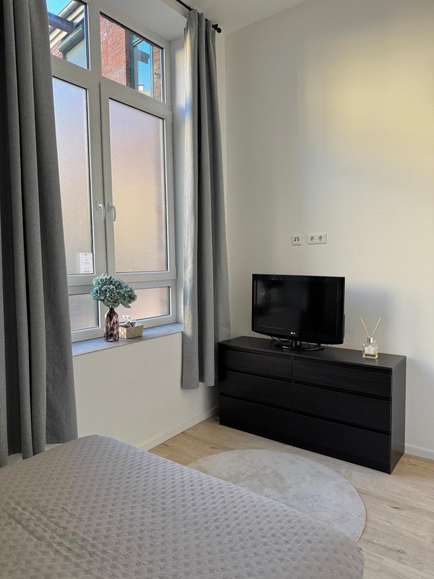 Heaven Homes - Doppelzimmer Mit Eigenem Bad Dusseldorf Exterior photo